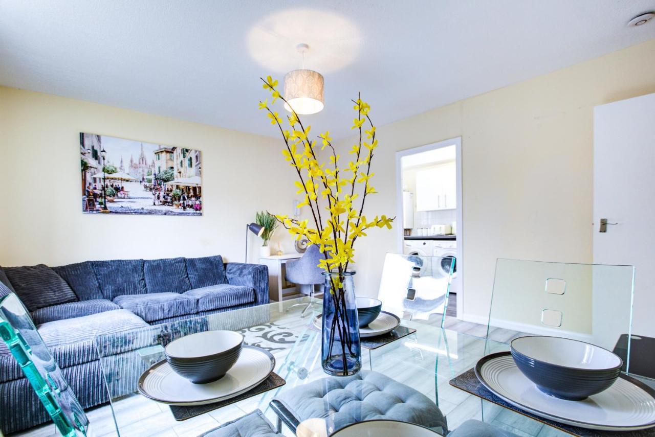 Spacious Urban Apartment In Кройдон Экстерьер фото