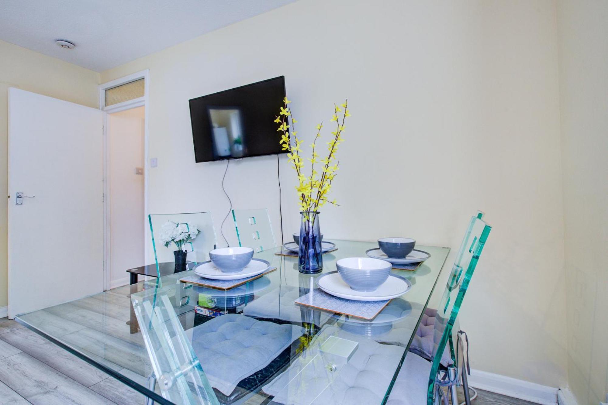 Spacious Urban Apartment In Кройдон Номер фото